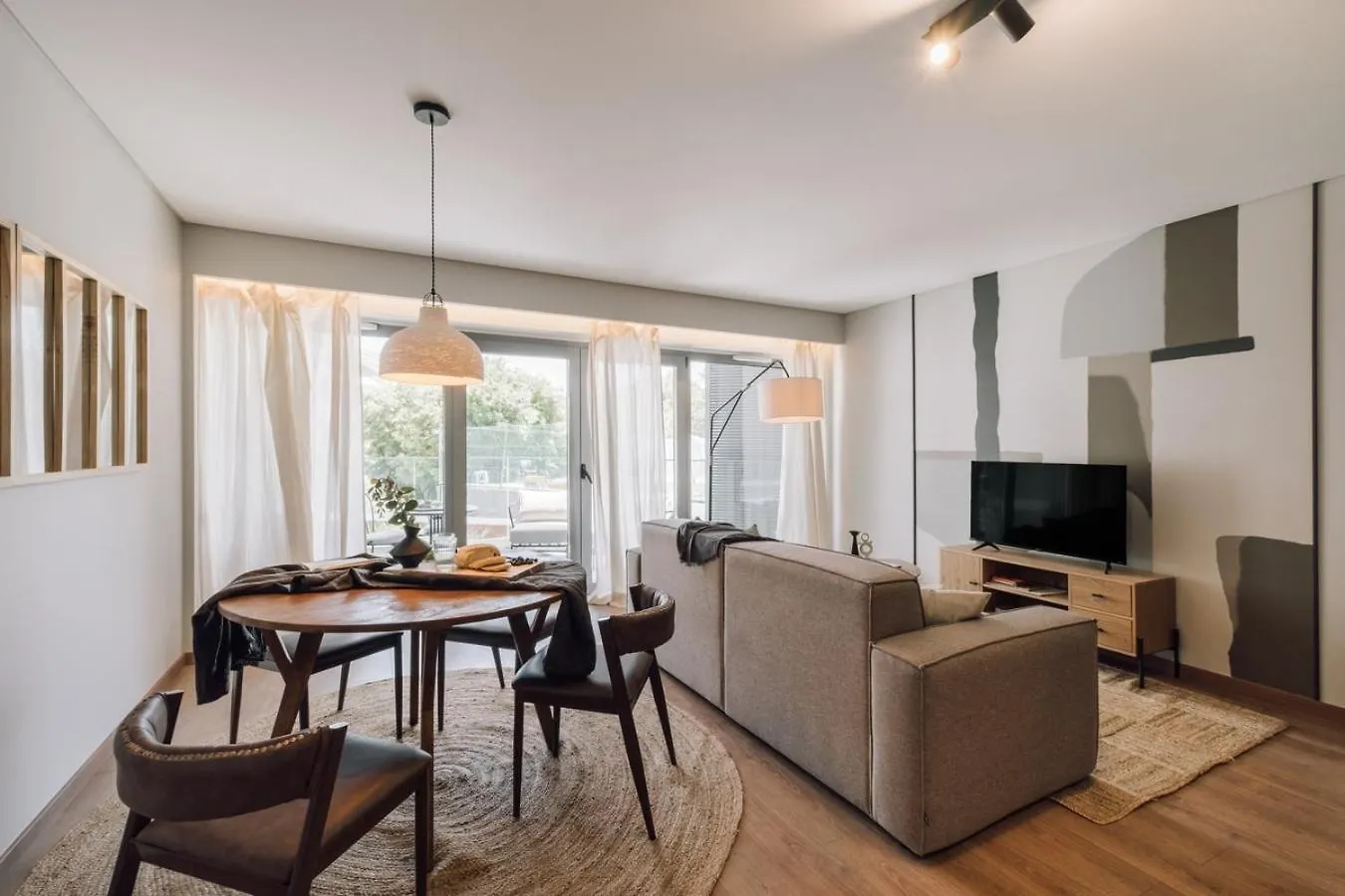 Olot - 2 Bedroom, Terrace And Parking In Alcantara Lisboa Portugal